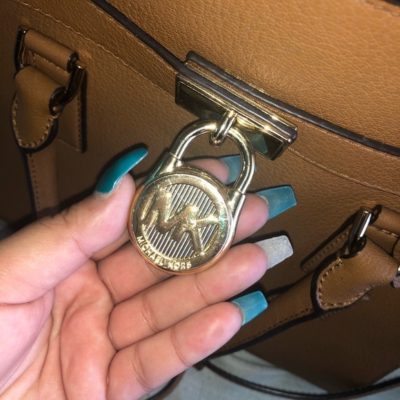 MK Hamilton Medium Handbag - Picture 6 of 13